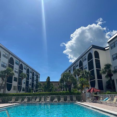 Knot A Care Remodeled Direct Water Access Condo With Ocean And Pool Views Now Sleeps Six Marco Island Exterior foto