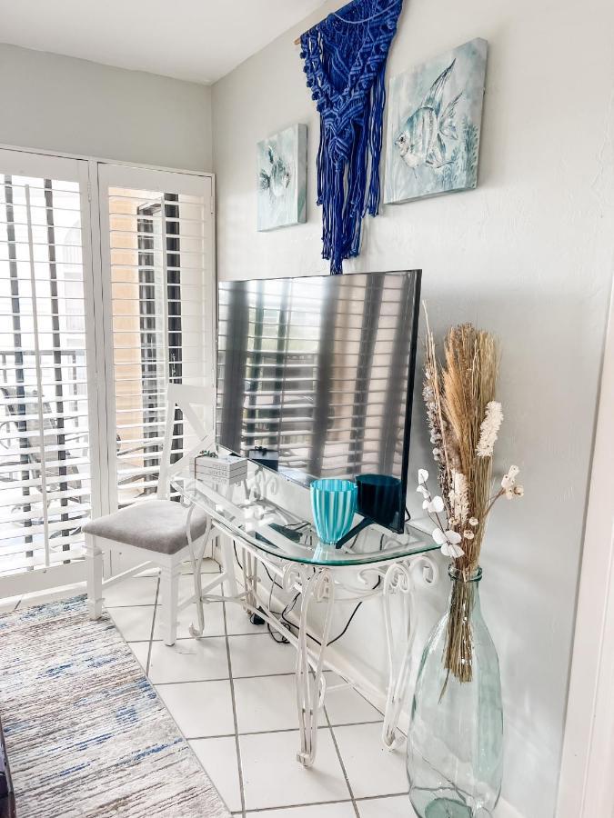 Knot A Care Remodeled Direct Water Access Condo With Ocean And Pool Views Now Sleeps Six Marco Island Exterior foto