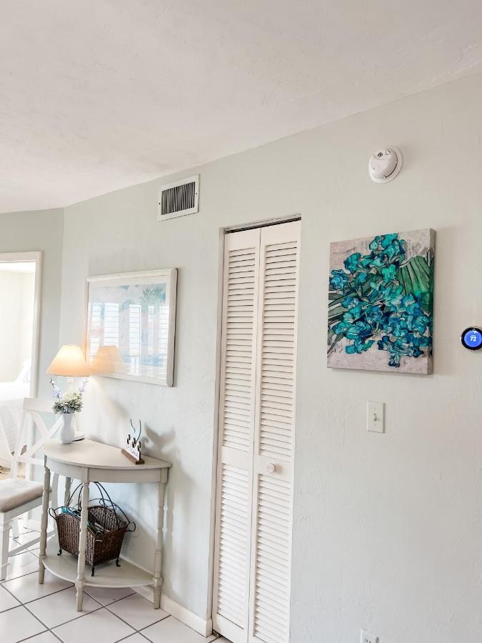 Knot A Care Remodeled Direct Water Access Condo With Ocean And Pool Views Now Sleeps Six Marco Island Exterior foto