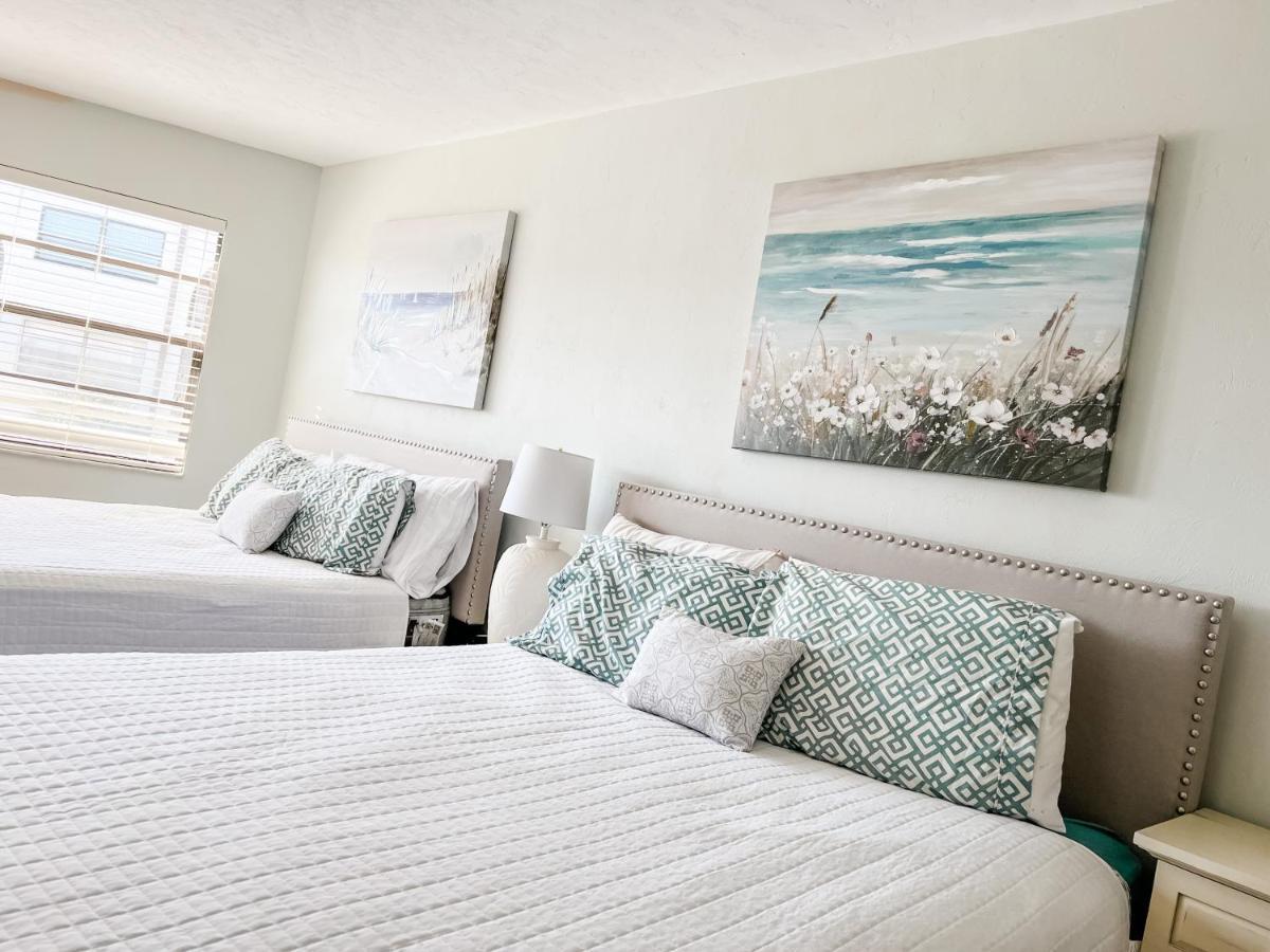 Knot A Care Remodeled Direct Water Access Condo With Ocean And Pool Views Now Sleeps Six Marco Island Exterior foto