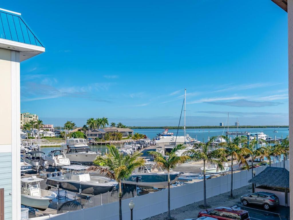 Knot A Care Remodeled Direct Water Access Condo With Ocean And Pool Views Now Sleeps Six Marco Island Exterior foto
